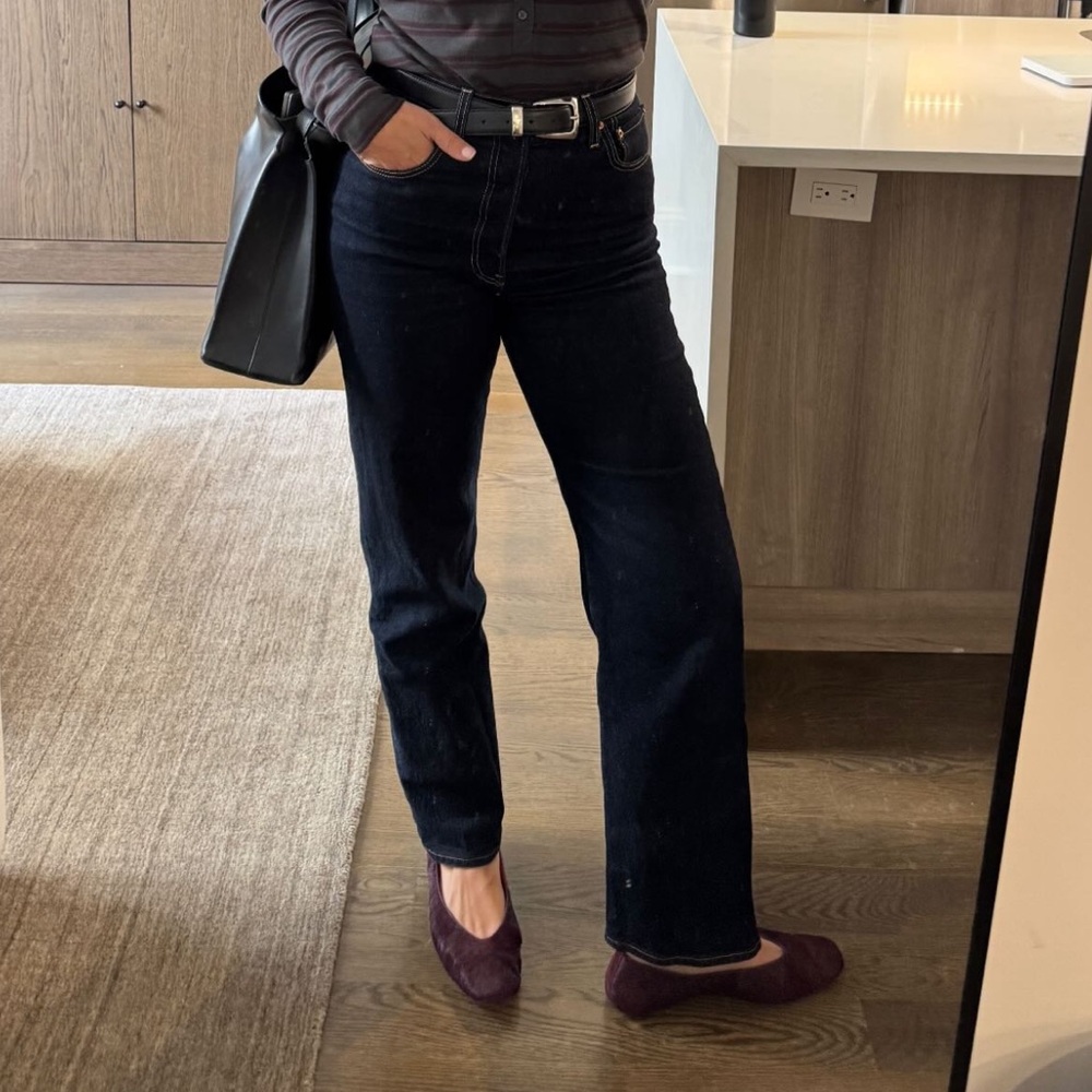 Levi’s Ribcage Full-Length Jeans in Small Course - Picture 15 of 16